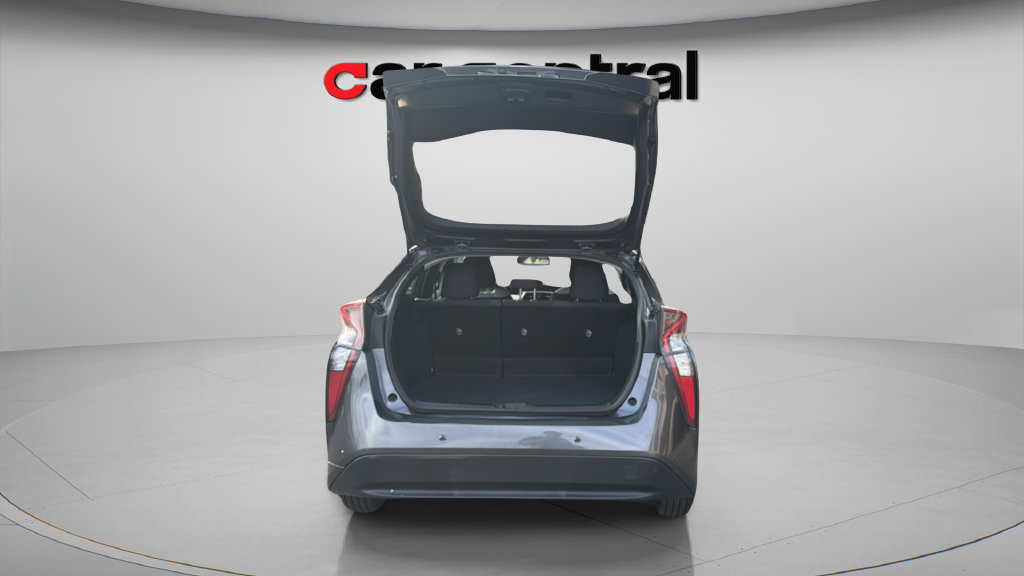 Used 2018 Toyota Prius Two w/ Prius Two Safety Plus Package FWD image 25