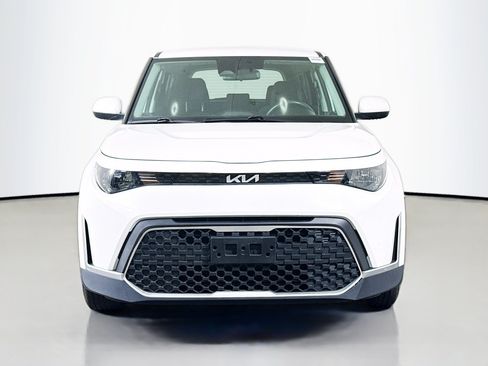 Used 2023 Kia Soul LX FWD image 2