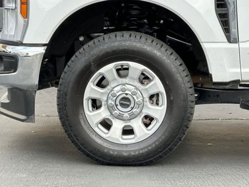 Used 2024 Ford F250 XLT w/ FX4 Off-Road Package image 28