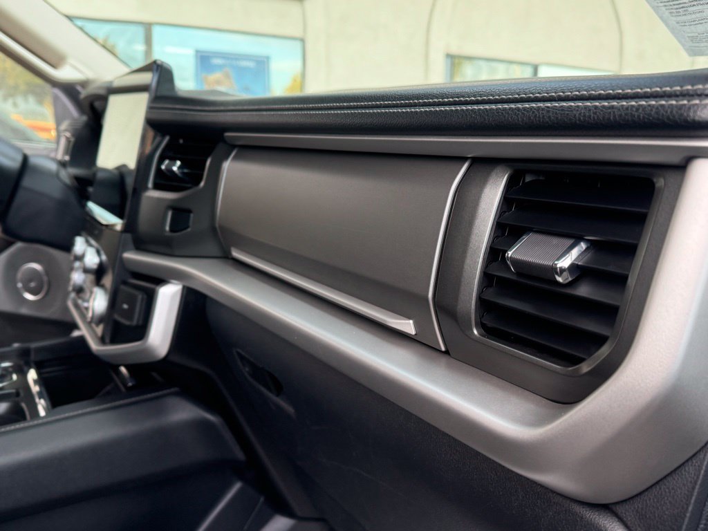 Used 2024 Ford Expedition XLT RWD image 23