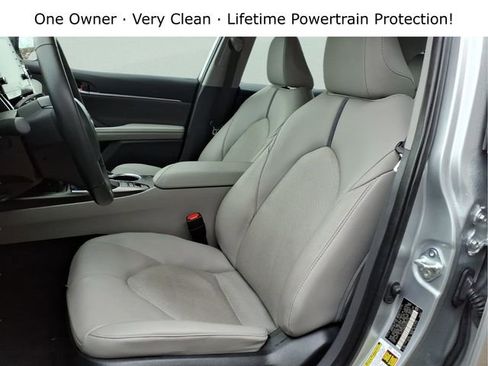 Used 2023 Toyota Camry XLE image 12