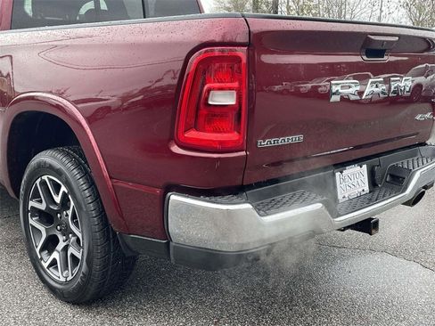 Used 2025 RAM 1500 Laramie image 12