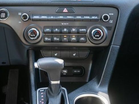 Used 2022 Kia Sportage LX w/ LX AWD Value Edition Package image 16