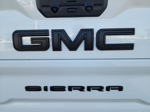 New 2025 GMC Sierra 2500 SLT w/ SLT Premium Package image 33