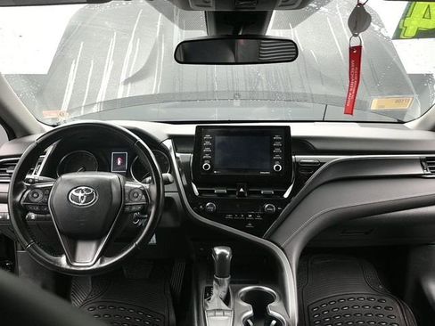 Used 2024 Toyota Camry SE image 14