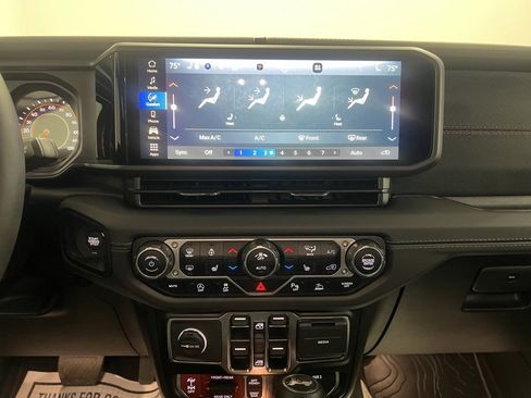 Used 2024 Jeep Wrangler Unlimited Rubicon w/ Safety Group image 12