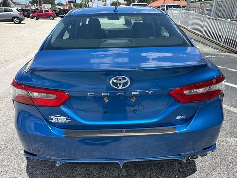 Used 2019 Toyota Camry SE FWD image 4