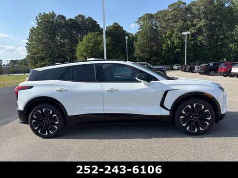 Used 2024 Chevrolet Blazer EV RS RWD image 5