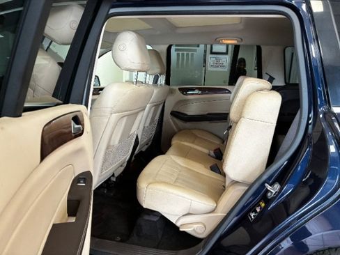 Used 2018 Mercedes-Benz GLS 450 4MATIC w/ Premium Package image 29