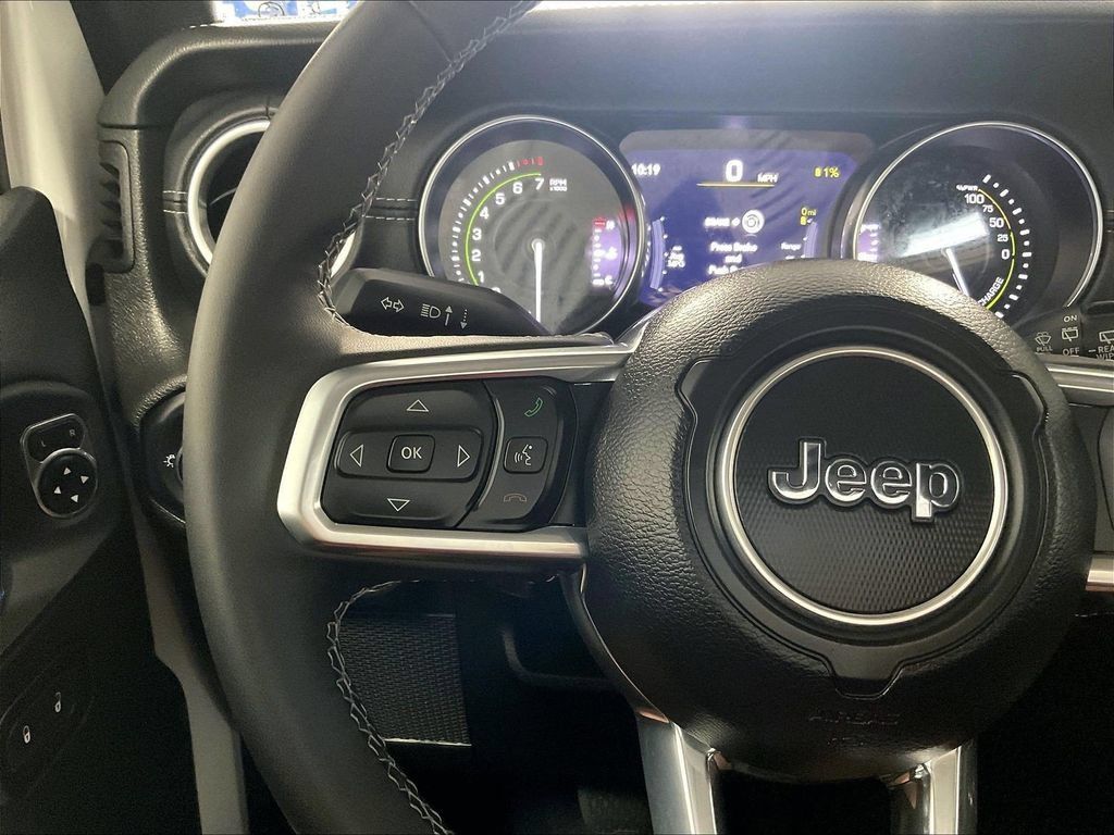 Used 2023 Jeep Wrangler Unlimited Sahara AWD/4WD image 22