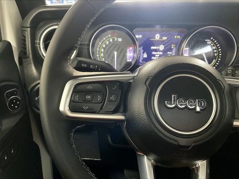 Used 2023 Jeep Wrangler Unlimited Sahara AWD/4WD image 22