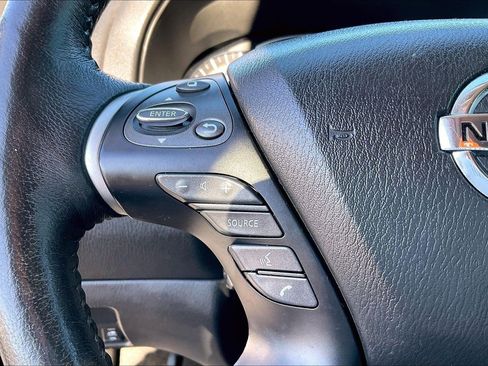 Used 2018 Nissan Pathfinder Platinum w/ Cargo Package image 21