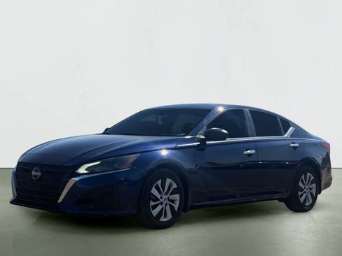 Used 2024 Nissan Altima 2.5 S FWD image 2