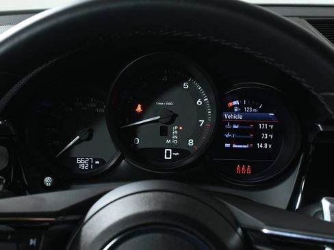 Used 2025 Porsche Macan AWD/4WD image 19