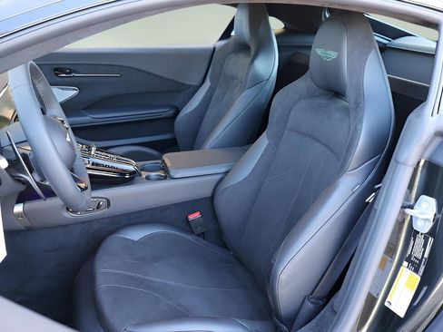Used 2025 Aston Martin V8 Vantage Coupe image 13