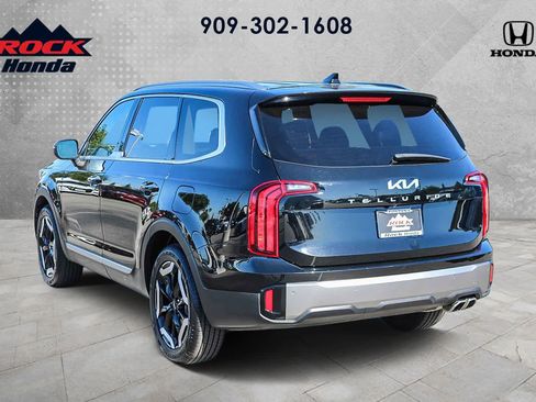 Used 2025 Kia Telluride S FWD image 8