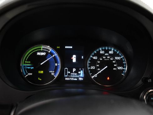 Used 2022 Mitsubishi Outlander 4WD Plug-In Hybrid image 27