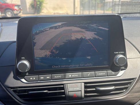 Used 2025 Nissan Altima 2.5 SV FWD image 22