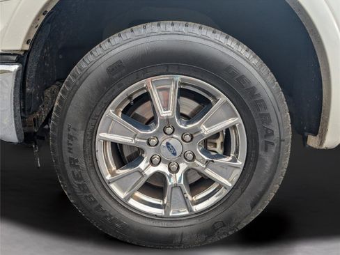 Used 2015 Ford F150 Lariat image 9