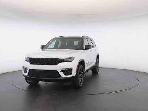 New 2025 Jeep Grand Cherokee Limited image 35