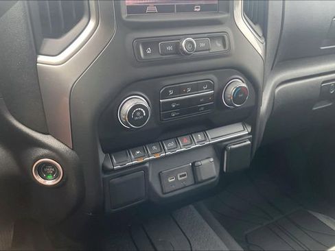 Used 2022 Chevrolet Silverado 1500 Custom AWD/4WD image 32
