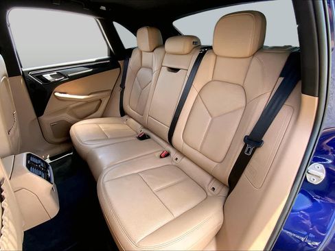 Used 2023 Porsche Macan Turbo AWD/4WD image 29