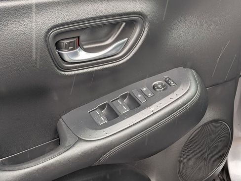 Used 2025 Honda HR-V LX image 13