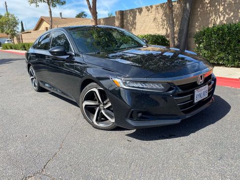 Used 2021 Honda Accord Sport image 2