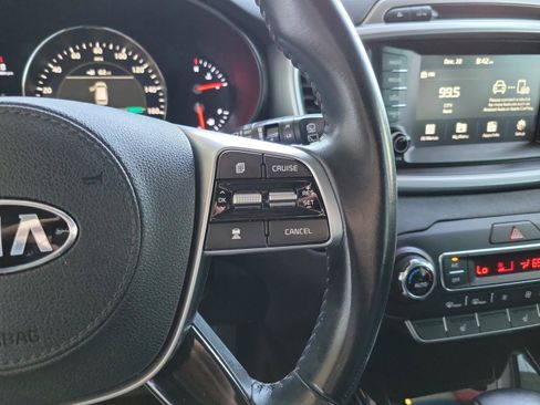 Used 2019 Kia Sorento EX image 19