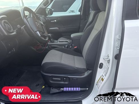 Used 2023 Toyota Tacoma TRD Sport AWD/4WD image 5