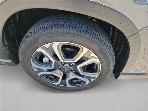 Used 2025 Subaru Ascent Limited image 10