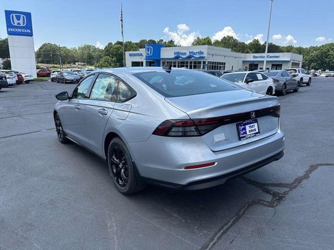 Used 2025 Honda Accord SE image 24