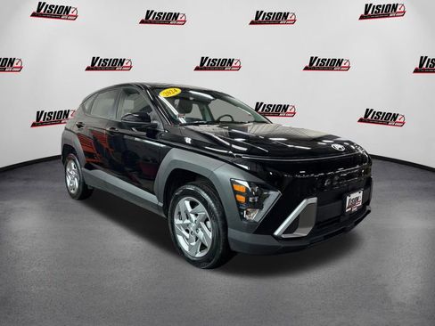 Used 2024 Hyundai Kona SE image 3