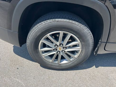 Used 2023 Chevrolet Traverse LT AWD/4WD image 12
