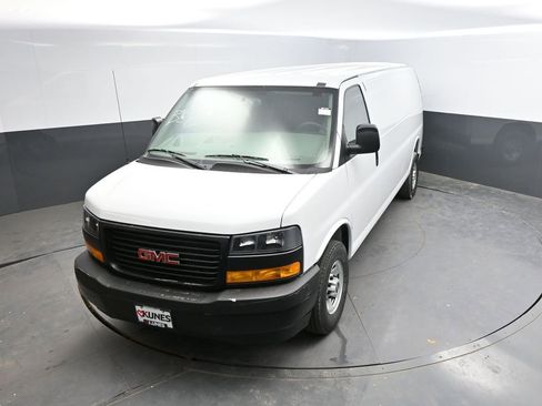 New 2026 GMC Savana 2500 Extended RWD image 20