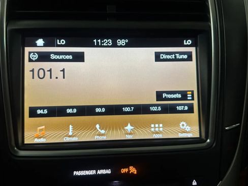 Used 2017 Lincoln MKX Reserve FWD image 13
