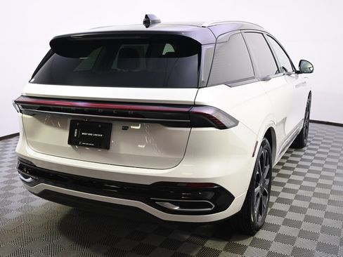 New 2026 Lincoln Nautilus Reserve image 6