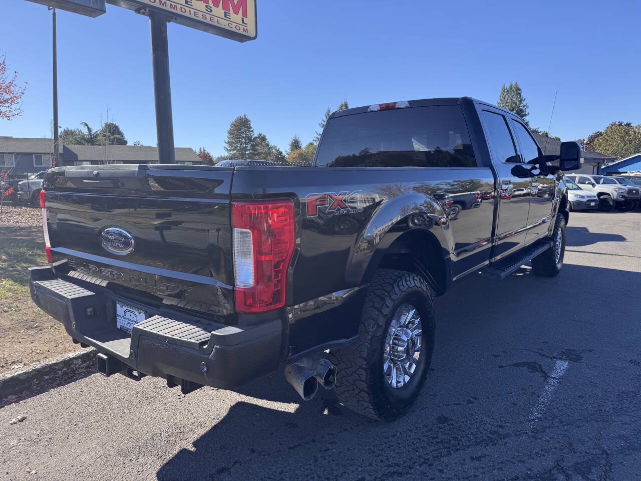 Used 2019 Ford F350 XLT w/ XLT Premium Package AWD/4WD image 4
