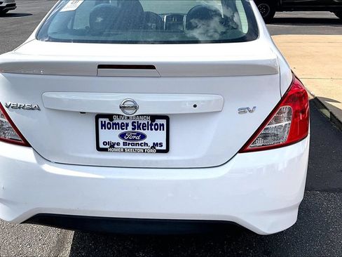 Used 2019 Nissan Versa SV FWD image 7