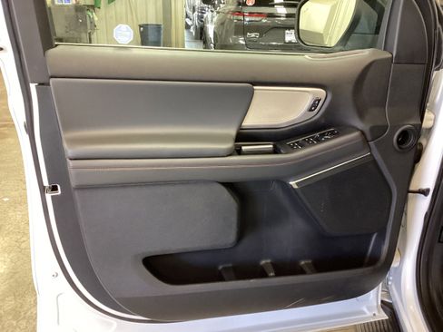Used 2025 Ford Expedition Active AWD/4WD image 11
