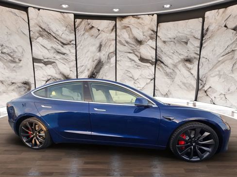 Used 2020 Tesla Model 3 Performance image 4