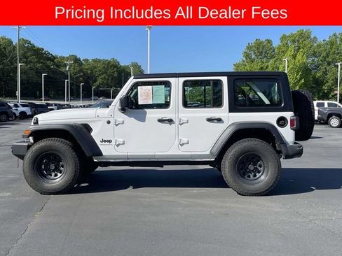 Used 2023 Jeep Wrangler Unlimited Sport AWD/4WD image 2