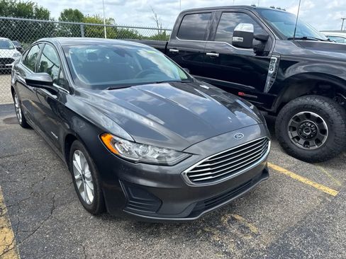 Used 2019 Ford Fusion SE FWD image 6
