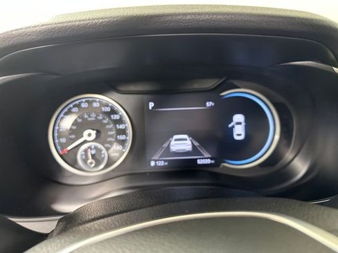 Used 2023 Genesis G70 2.0T image 17