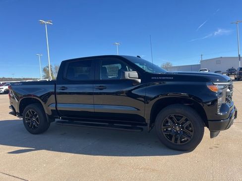 New 2026 Chevrolet Silverado 1500 Custom image 2