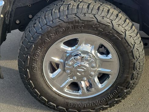 Used 2022 RAM 2500 Tradesman w/ Chrome Appearance Group AWD/4WD image 9