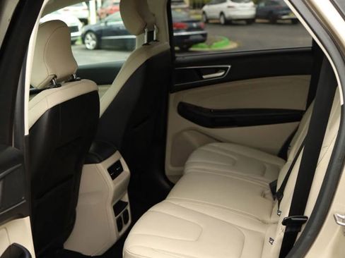 Used 2018 Ford Edge Titanium w/ Ford Safe & Smart Package AWD/4WD image 32