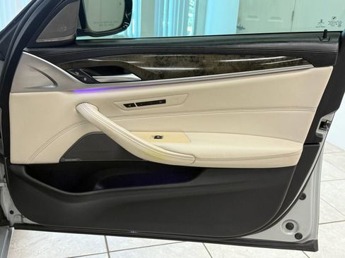 Used 2018 BMW 530i w/ Luxury Seating Package image 22