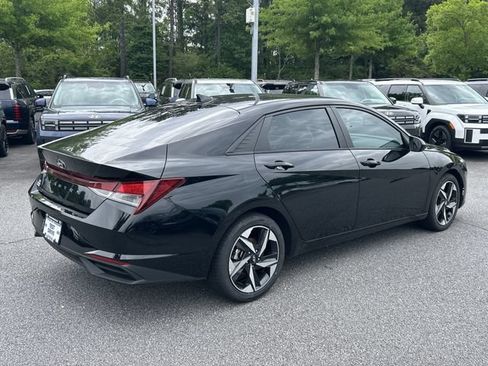 Certified 2023 Hyundai Elantra SEL w/ Convenience Package FWD image 7