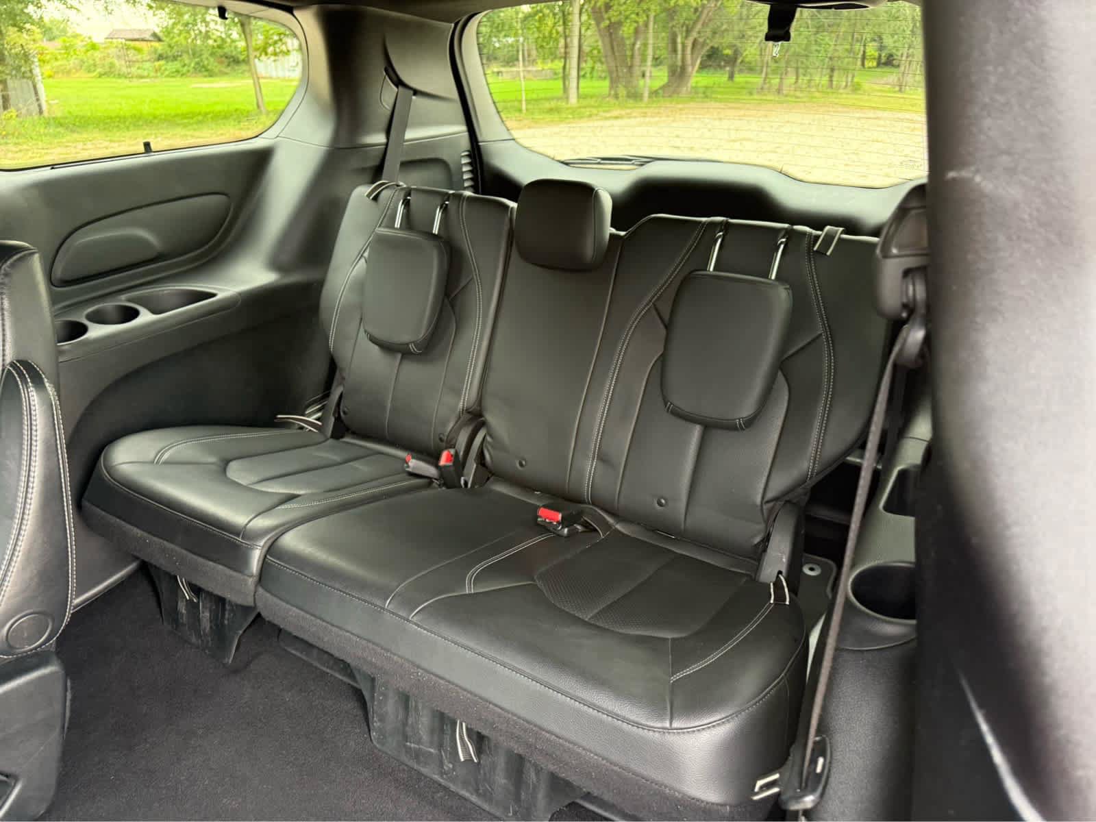 Used 2020 Chrysler Pacifica Touring-L w/ S Appearance Package FWD image 14